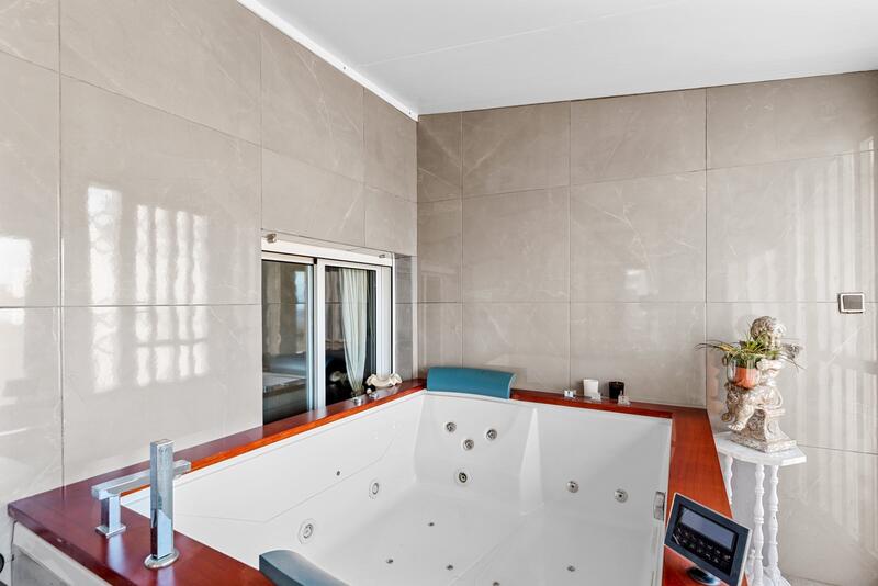 4 slaapkamer Villa Te koop