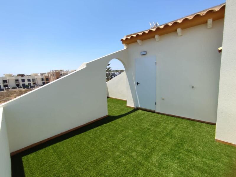 2 bedroom Townhouse for sale