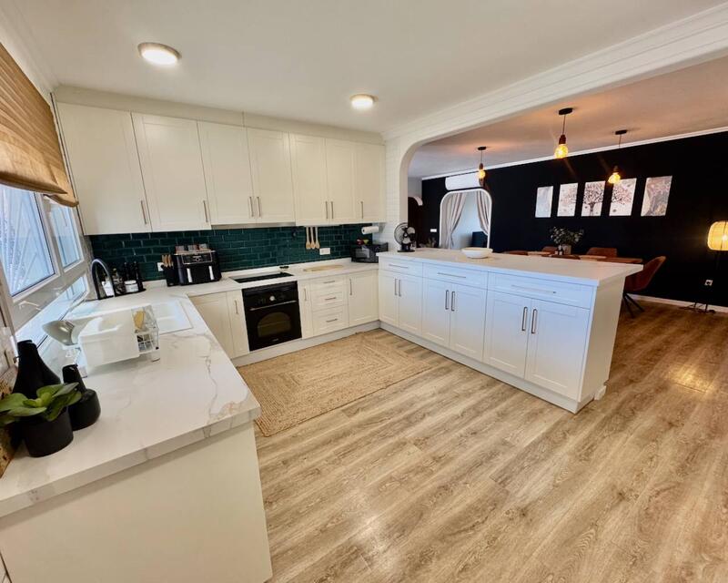 6 спальная комната вилла продается