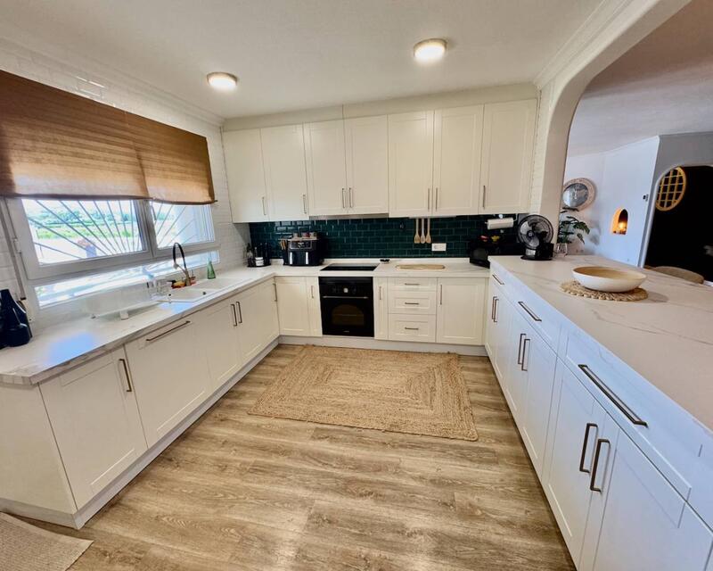 6 спальная комната вилла продается