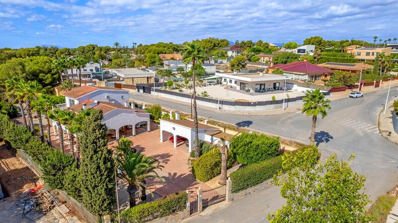 6 Cuarto Villa en venta