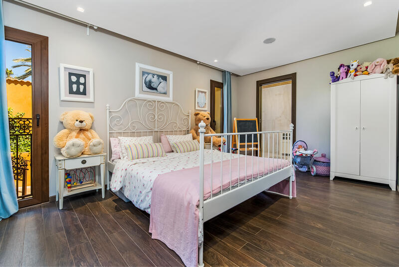 4 Schlafzimmer Villa zu verkaufen 4 Schlafzimmer Villa zu verkaufen