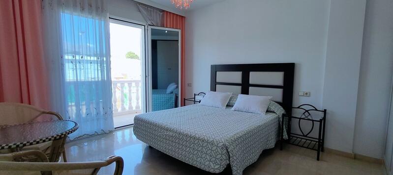 9 bedroom Villa for sale