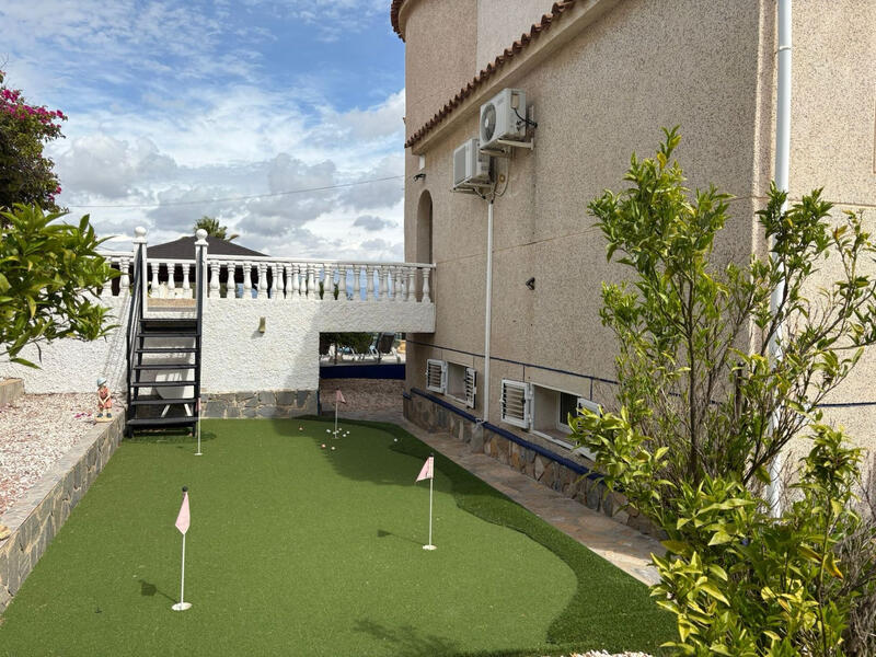 5 bedroom Villa for sale