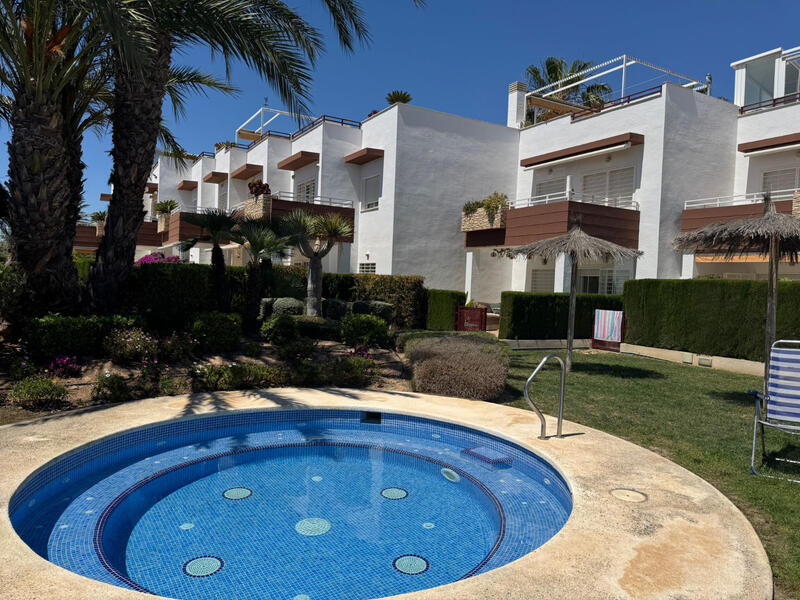 2 slaapkamer Appartement Te koop