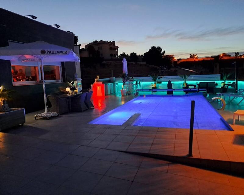 6 bedroom Villa for sale