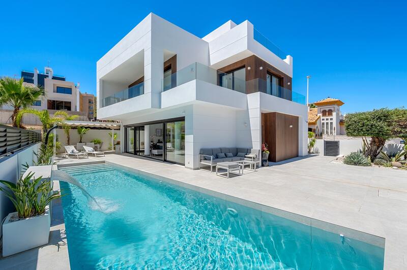 Villa for sale in Guardamar del Segura, Alicante