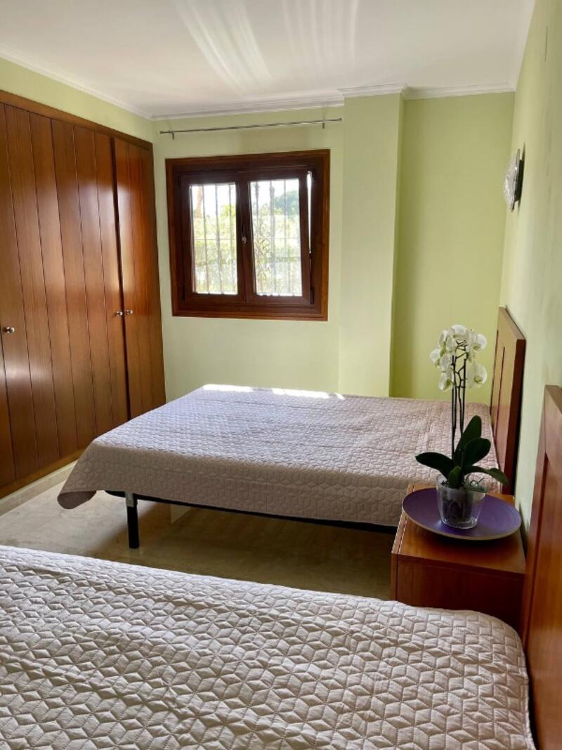 2 slaapkamer Gezinswoning Te koop