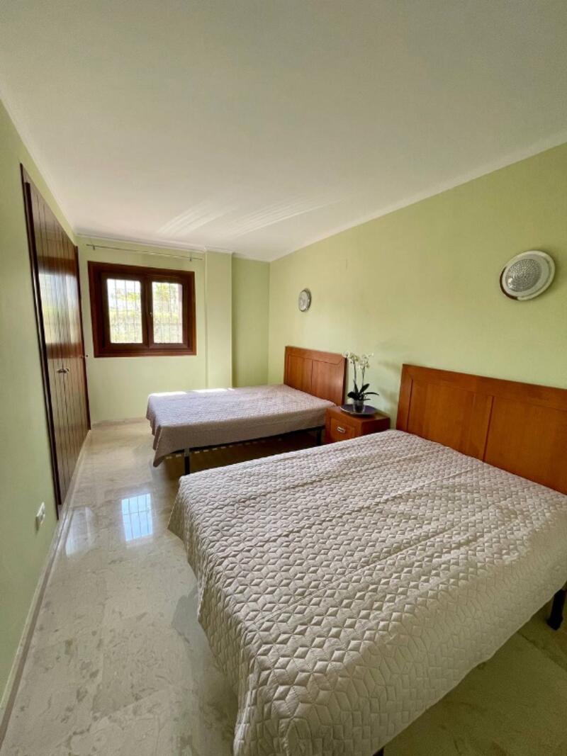 2 slaapkamer Gezinswoning Te koop