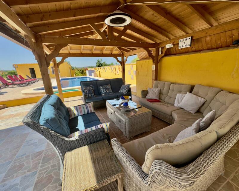 3 slaapkamer Landhuis Te koop 3 slaapkamer Landhuis Te koop