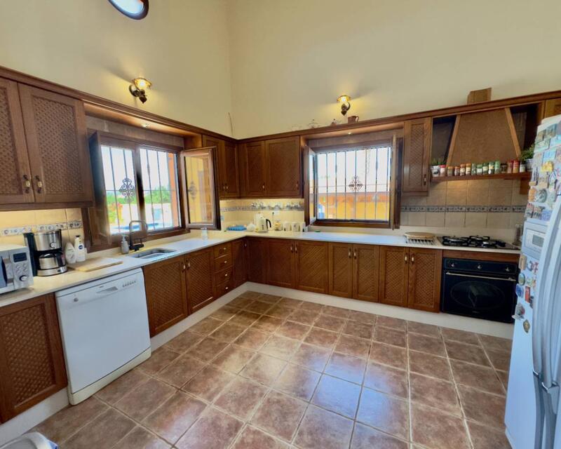 3 slaapkamer Landhuis Te koop 3 slaapkamer Landhuis Te koop