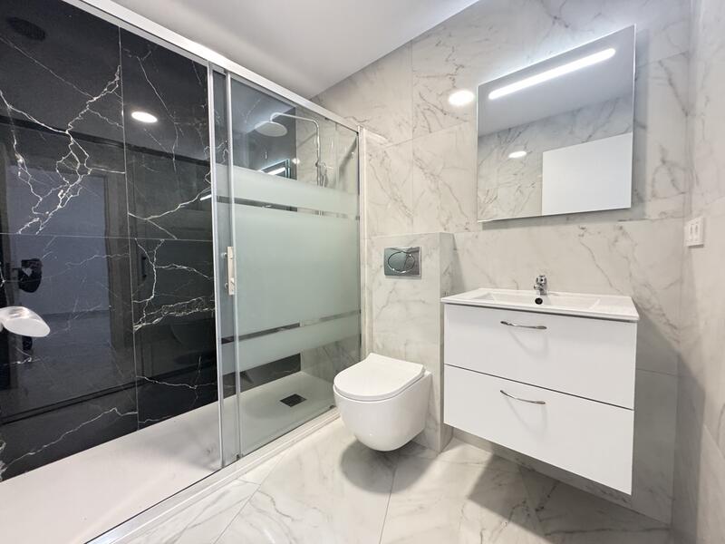 2 slaapkamer Appartement Te koop 2 slaapkamer Appartement Te koop