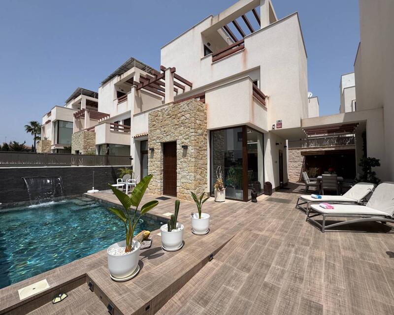 Villa til salg i Ciudad Quesada, Alicante