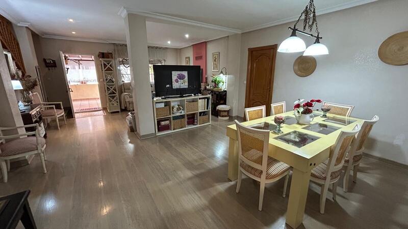 3 Schlafzimmer Villa zu verkaufen 3 Schlafzimmer Villa zu verkaufen