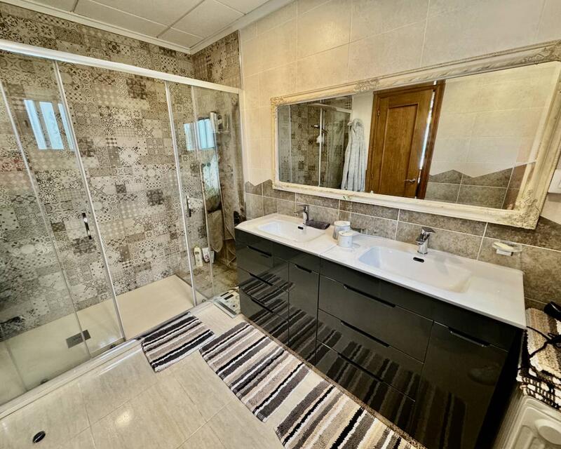 4 Schlafzimmer Landhaus zu verkaufen 4 Schlafzimmer Landhaus zu verkaufen