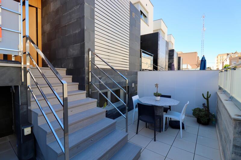 3 Schlafzimmer Stadthaus zu verkaufen 3 Schlafzimmer Stadthaus zu verkaufen