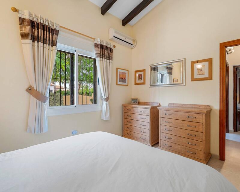 2 slaapkamer Landhuis Te koop 2 slaapkamer Landhuis Te koop