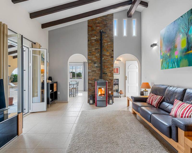 2 slaapkamer Landhuis Te koop 2 slaapkamer Landhuis Te koop