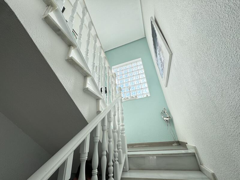 4 Schlafzimmer Villa zu verkaufen 4 Schlafzimmer Villa zu verkaufen