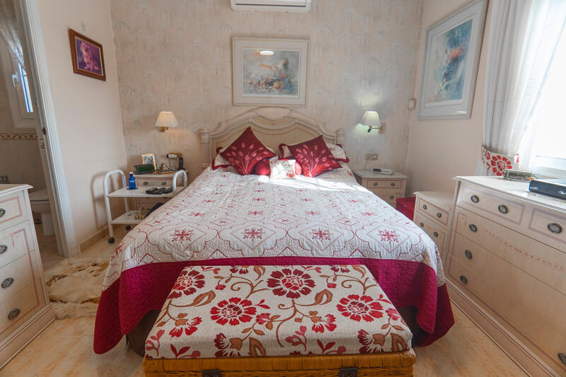 5 Schlafzimmer Villa zu verkaufen 5 Schlafzimmer Villa zu verkaufen