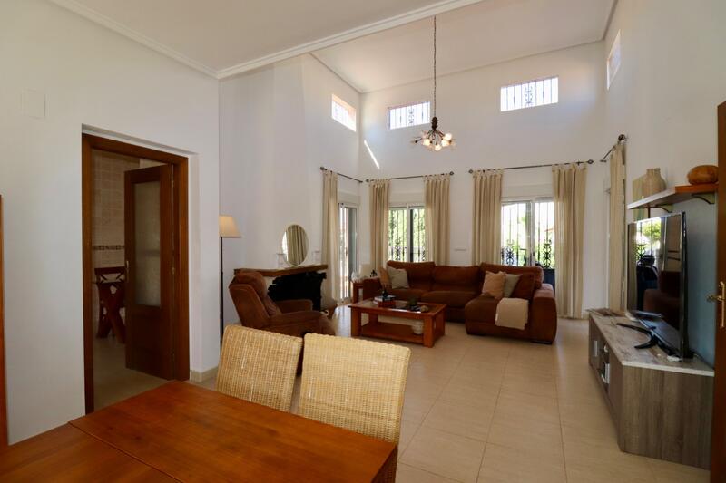 4 slaapkamer Landhuis Te koop 4 slaapkamer Landhuis Te koop