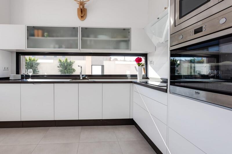 3 Schlafzimmer Villa zu verkaufen 3 Schlafzimmer Villa zu verkaufen