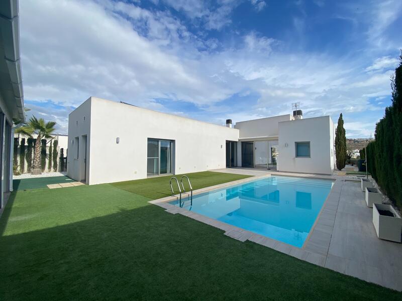 3 slaapkamer Villa Te koop