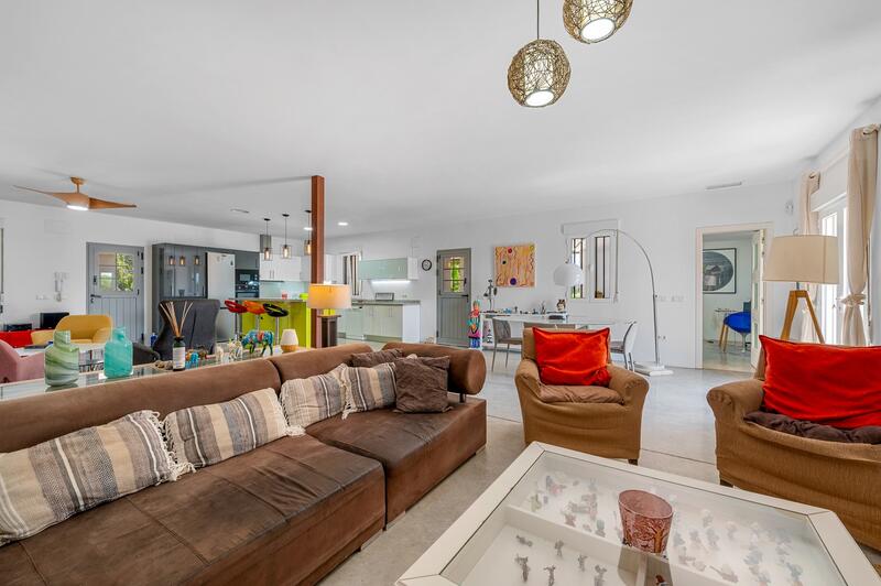 5 Schlafzimmer Landhaus zu verkaufen