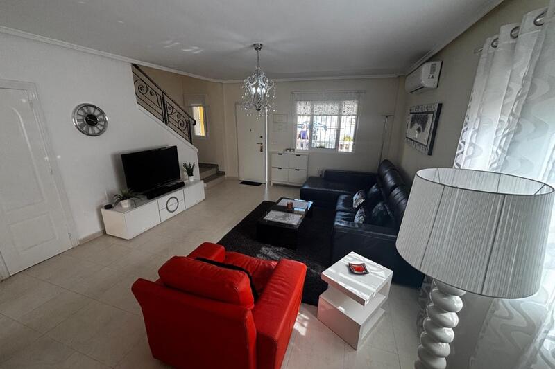 2 Cuarto Villa en venta