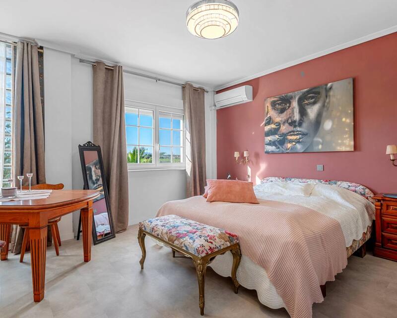 10 Cuarto Casa de Campo en venta