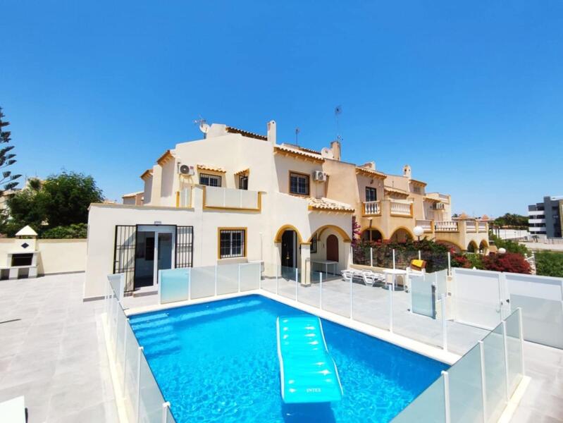 Townhouse for sale in Playa Flamenca, Alicante