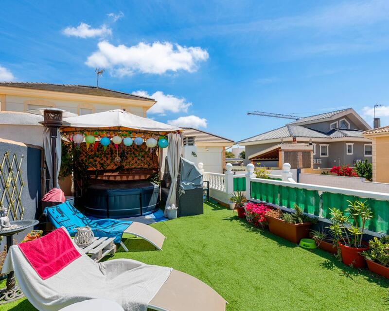 6 slaapkamer Villa Te koop 6 slaapkamer Villa Te koop