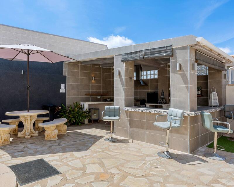 6 slaapkamer Villa Te koop 6 slaapkamer Villa Te koop