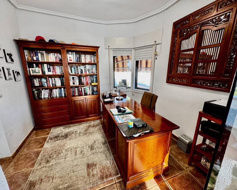 4 slaapkamer Villa Te koop 4 slaapkamer Villa Te koop