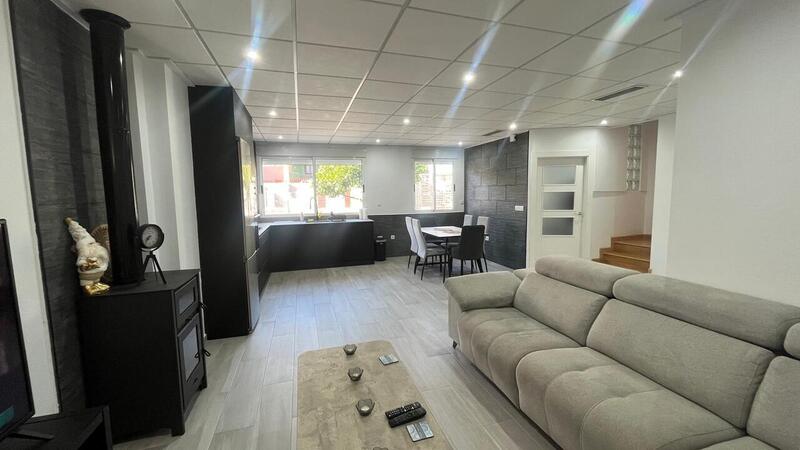 5 Schlafzimmer Stadthaus zu verkaufen