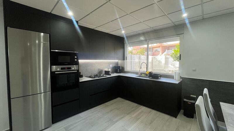 5 Schlafzimmer Stadthaus zu verkaufen