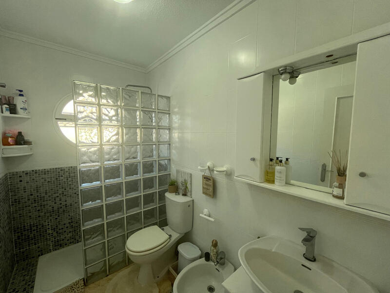 2 Cuarto Adosado en venta