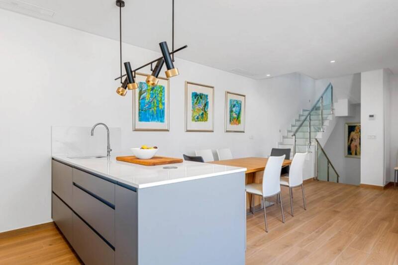 3 Schlafzimmer Villa zu verkaufen 3 Schlafzimmer Villa zu verkaufen