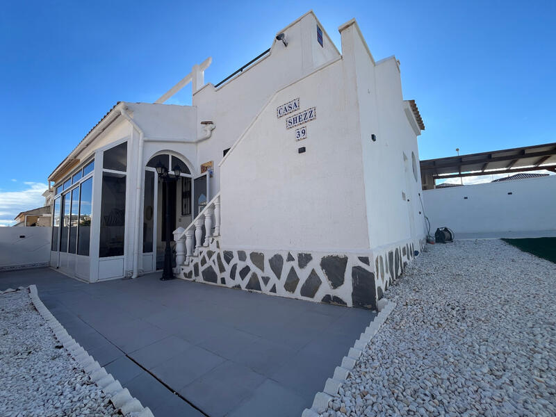 2 bedroom Townhouse for sale