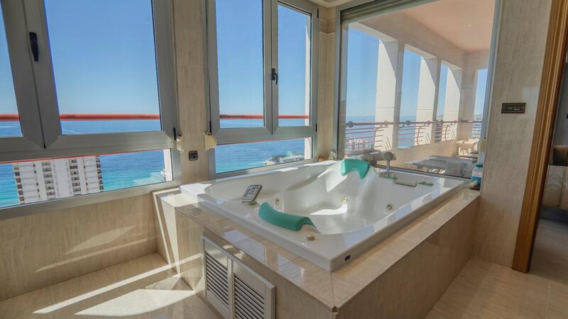 5 bedroom Apartment for sale