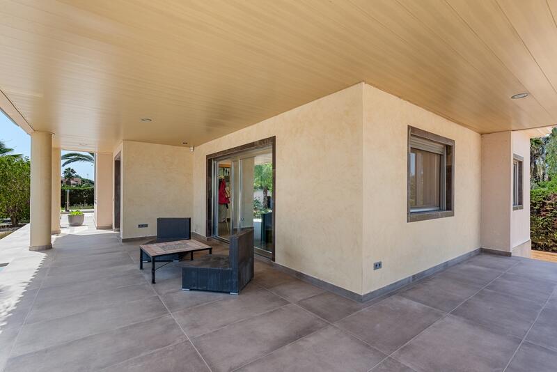 5 bedroom Villa for sale