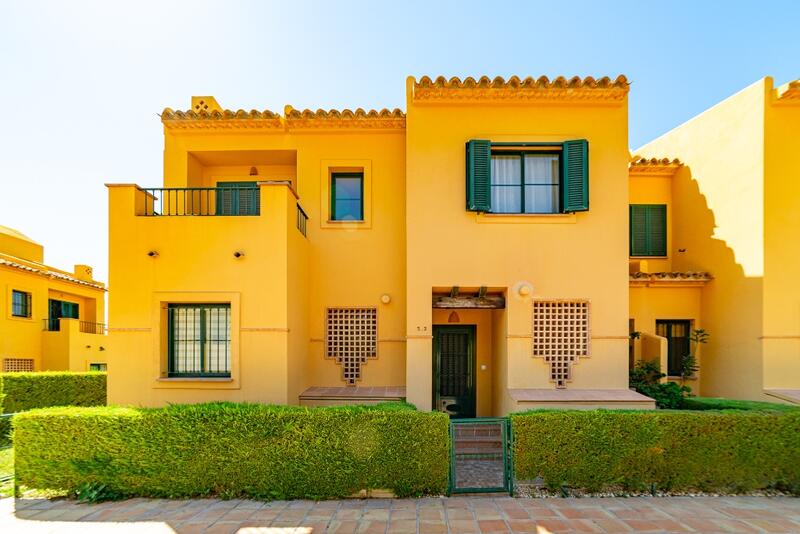 3 bedroom Townhouse for sale