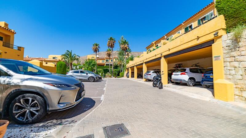 3 bedroom Townhouse for sale