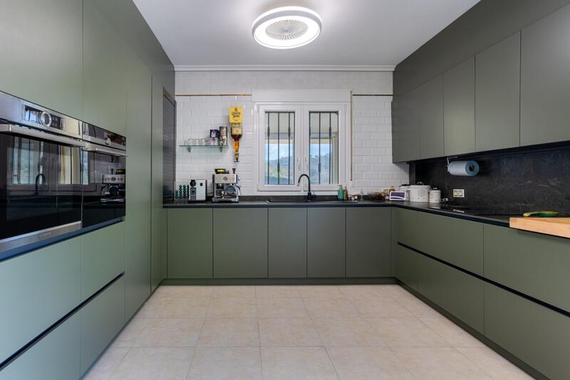 4 bedroom Country House for sale