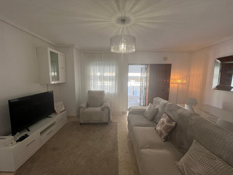 2 bedroom Townhouse for sale