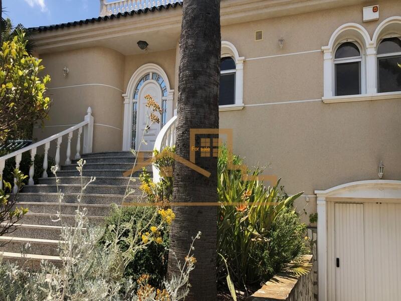 7 Schlafzimmer Villa zu verkaufen 7 Schlafzimmer Villa zu verkaufen