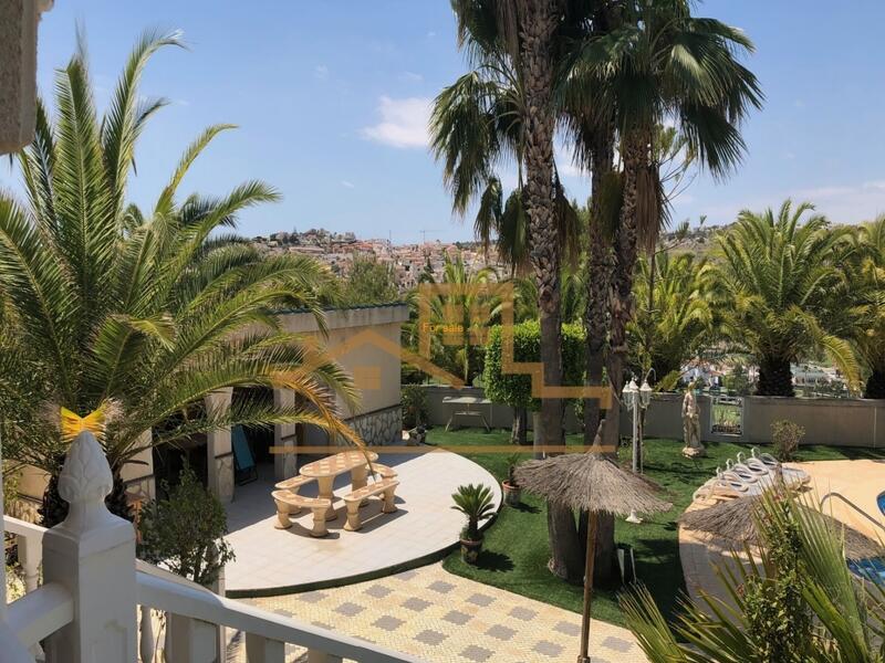 7 Schlafzimmer Villa zu verkaufen 7 Schlafzimmer Villa zu verkaufen