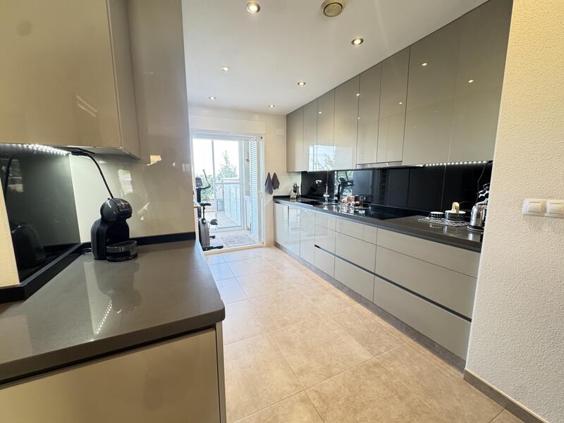 2 slaapkamer Appartement Te koop 2 slaapkamer Appartement Te koop