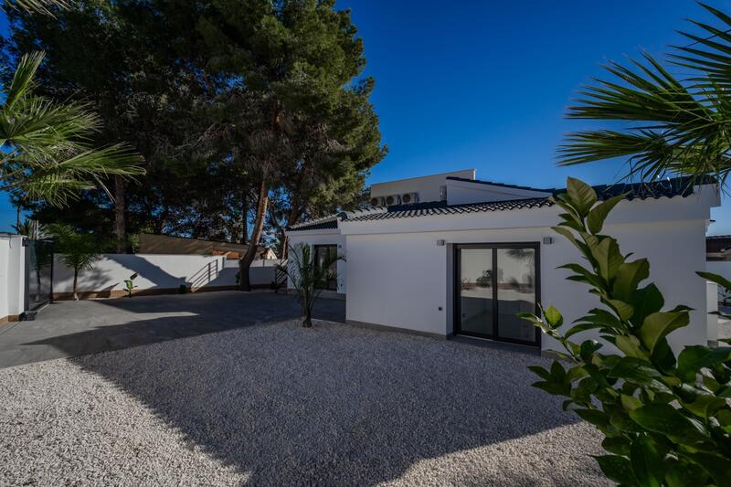 4 Cuarto Villa en venta