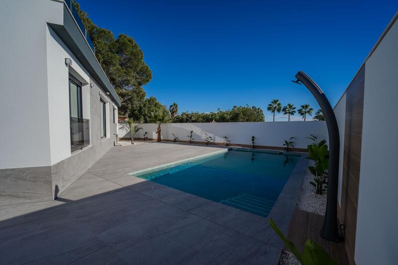 4 Cuarto Villa en venta